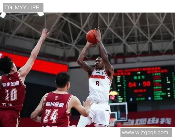 深圳羽毛球队防守策略分析与比赛表现的得失评估